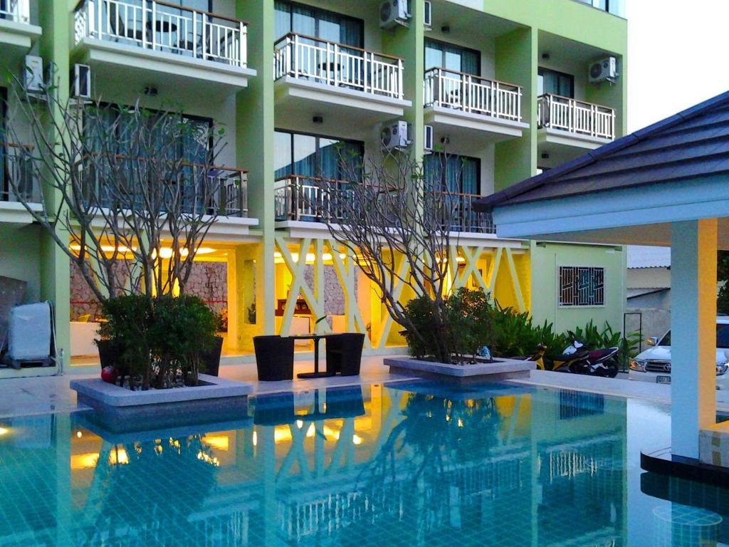 Kalim Beach Place Patong Exterior photo